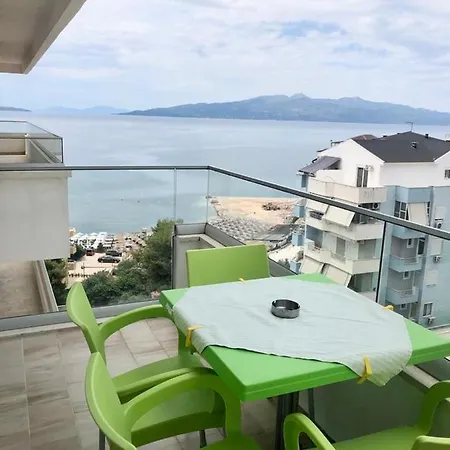 Turquoise Terrace Beachfront Sea View アパート Sarandë