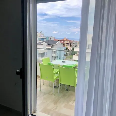 Turquoise Terrace In Apartman