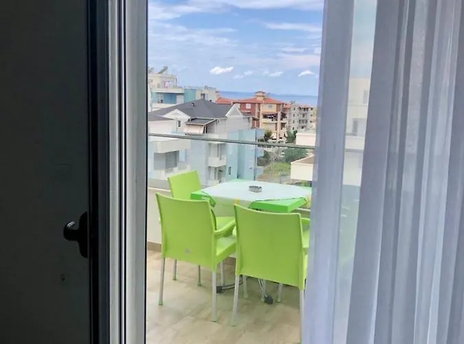 Turquoise Terrace In 公寓